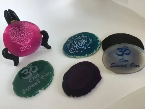 Stone of Stories: Personalized Engraving on Unique Agate Slices – Your Message on Nature's Canvas!